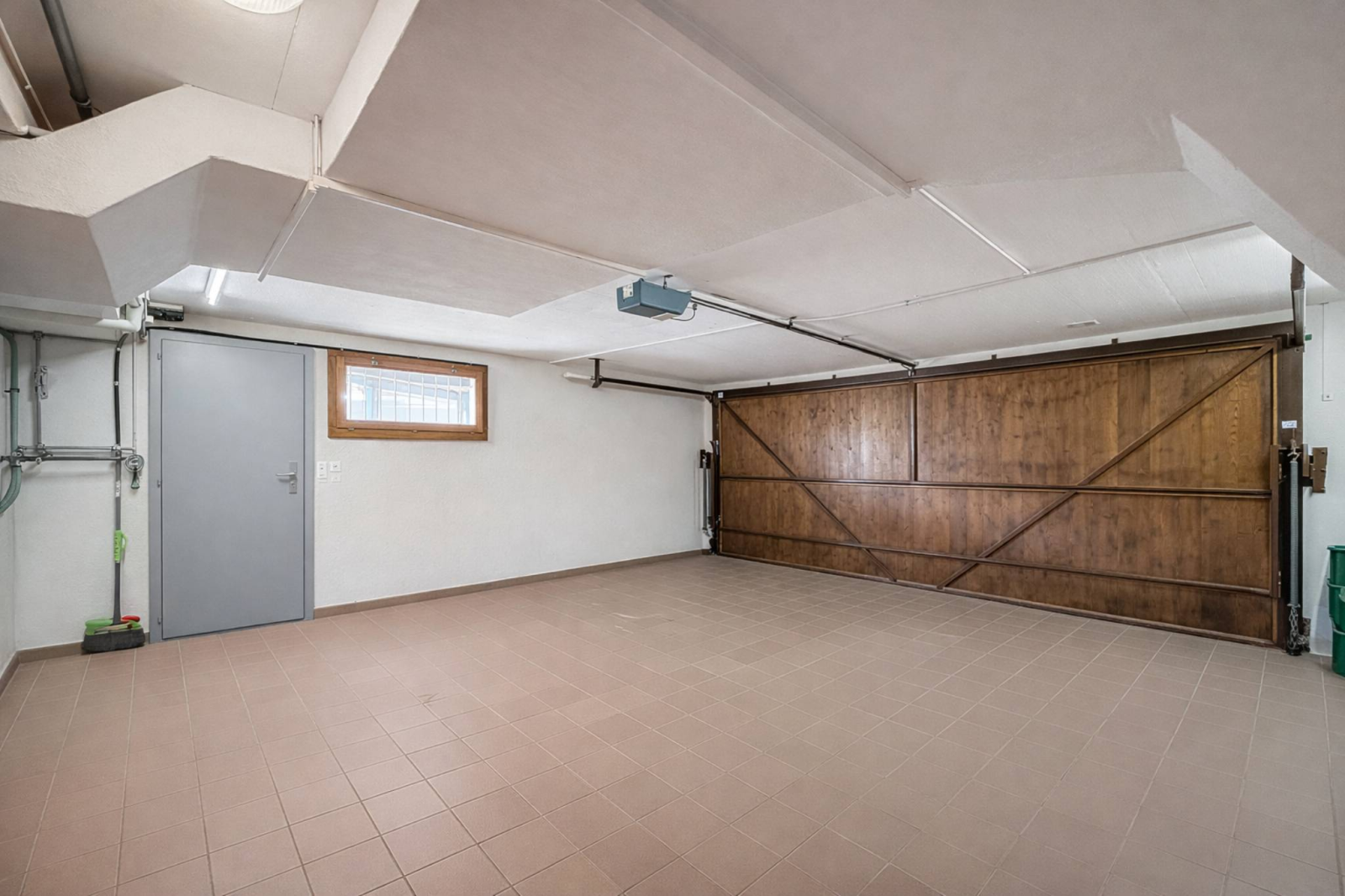 Élégante villa familiale avec piscine intérieure, sauna et hammam