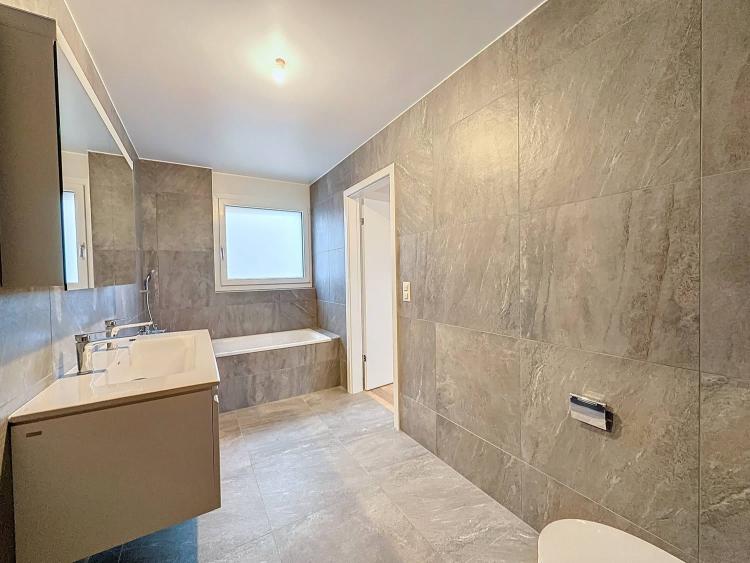 Geräumige 4.5-Zimmer-Wohnung "NEU" im Erdgeschoss