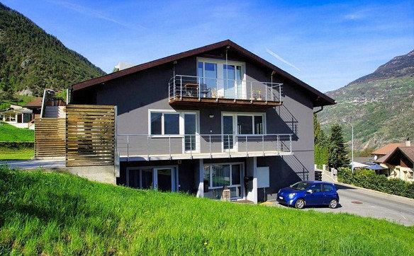 Mehrfamilienhaus im Grünen in Glis