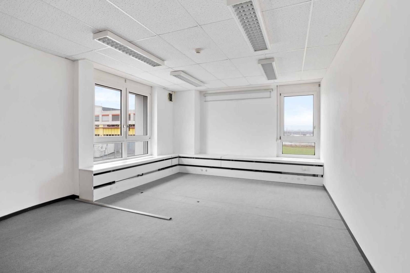 Bureaux de 114m2 lumineux à proximité de l'aéroport et de la Place des Nations