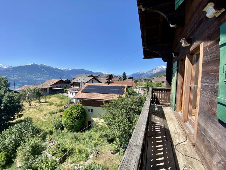 Chaleureux appartement de 4.5 pièces au calme à rénover !