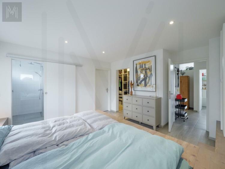 Magnifique villa d'architecte de 5.5 pièces sur un niveau ? Confort, modernité et cadre idyllique