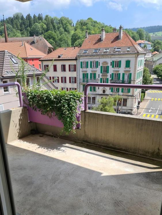 Wohnung mit 2 Zimmern im Locle