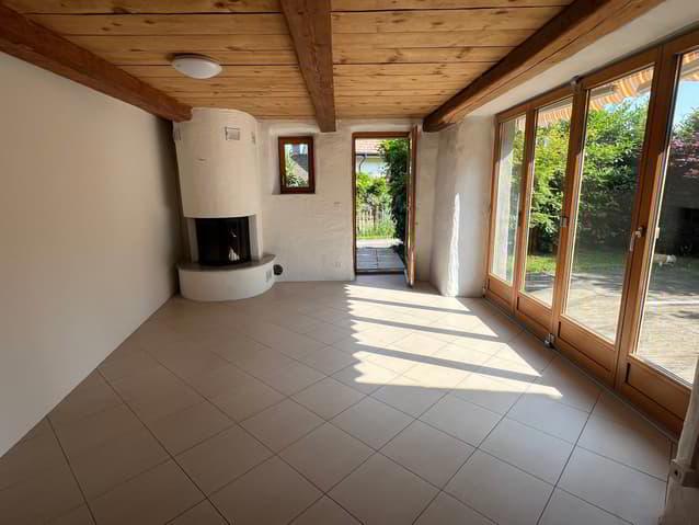 Charmant appartement de 4,5 pièces à Provence avec terrasse et jardin