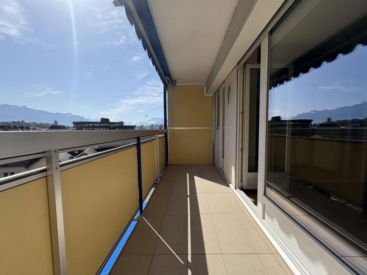 Joli 1.5 pièces avec balcon intégralement rénové