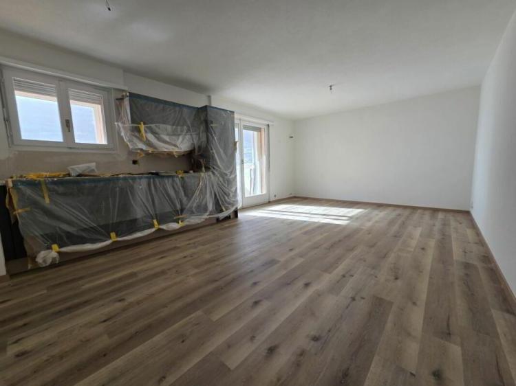 RENOVE - lumineux 3.5 pces avec place de parc à l'entrée de Saxon
