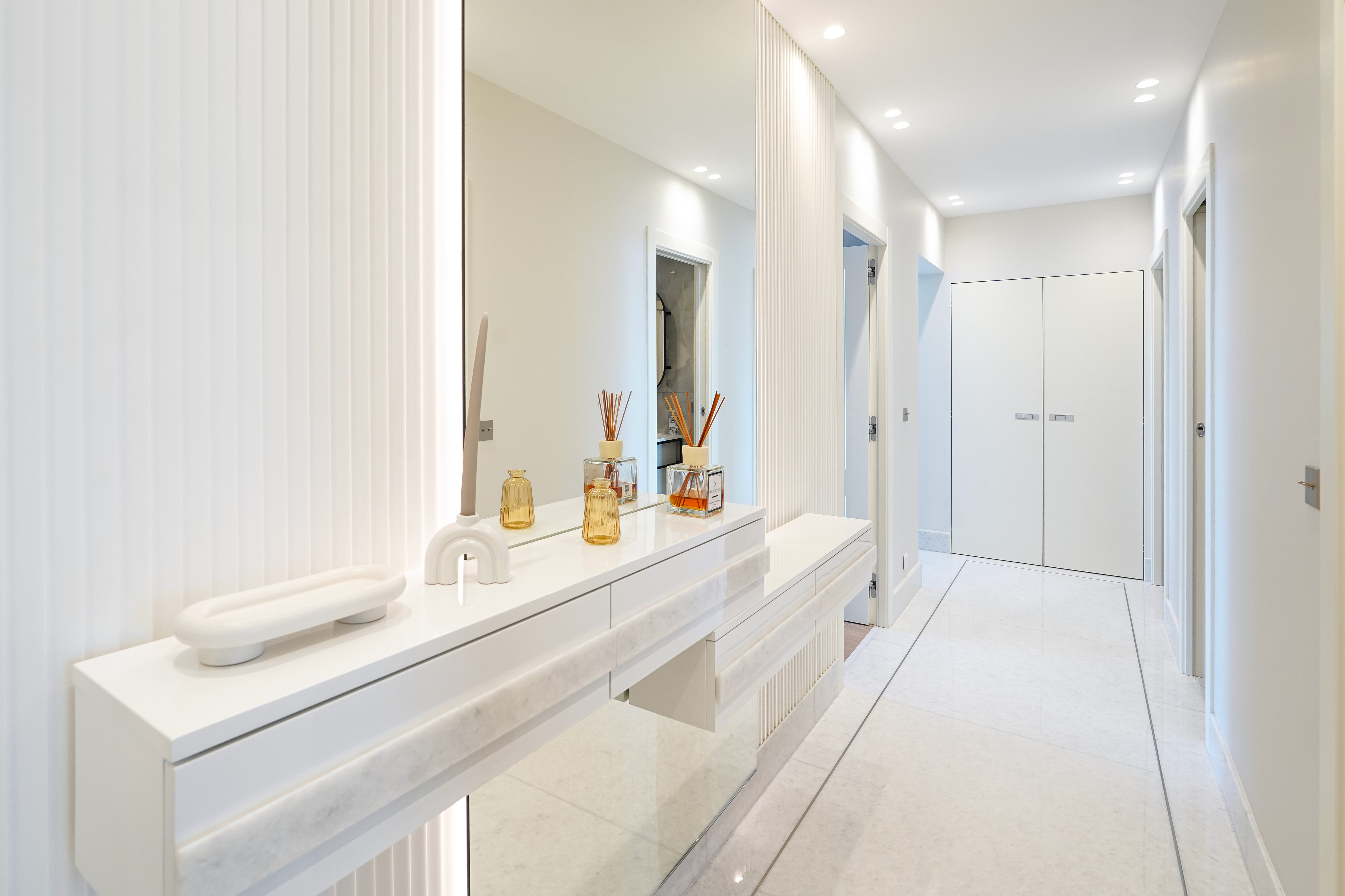 oMsEQ_couloir-riviera-palace-valeri-agency-1784132054.jpg