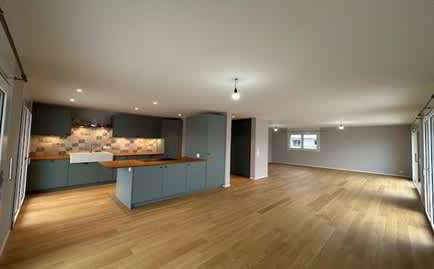 Prächtige 4.5-Zimmer-Dachwohnung in einem NEUEN Gebäude