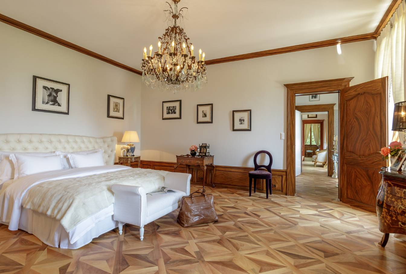 Château de Choully : L'Histoire et le Luxe au sommet de Genève