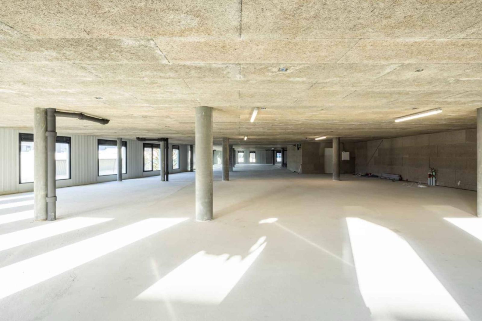 Atelier / Showroom de 350 m² à Meyrin