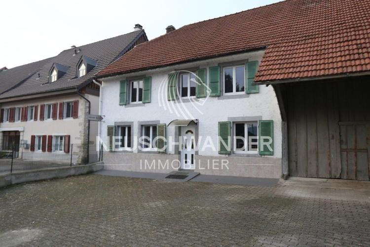Grande bâtisse rénovée de 8 pièces à vendre à Alle