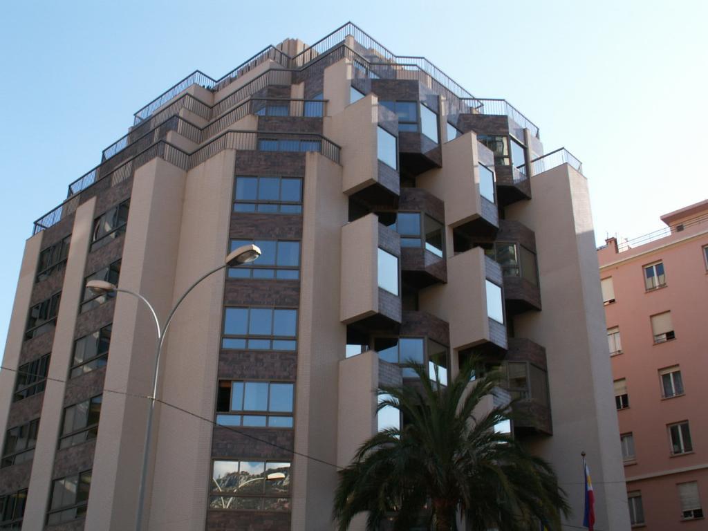 Est-Ouest