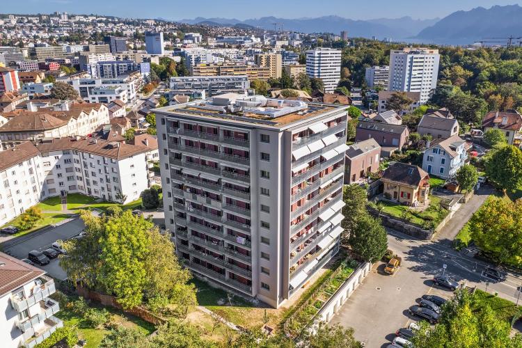 Wohnung 4 Zimmer renoviert mit Balkon in Chavannes-près-Renens