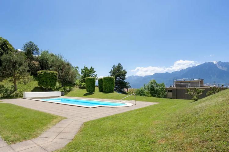 View & comfort in the heart of Montreux