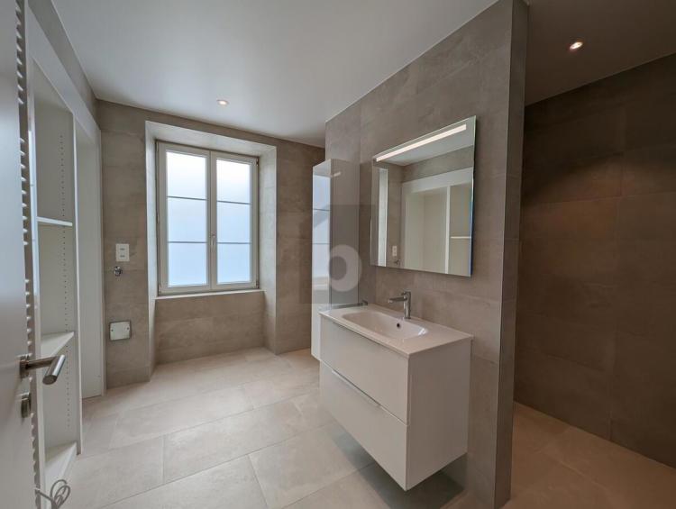 MODERNE, LUMINEUX & ACCUEILLANT
