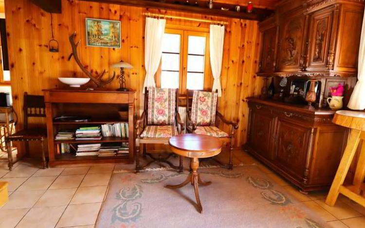 Chalet jumelé avec studio indépendant et belle vue dégagée