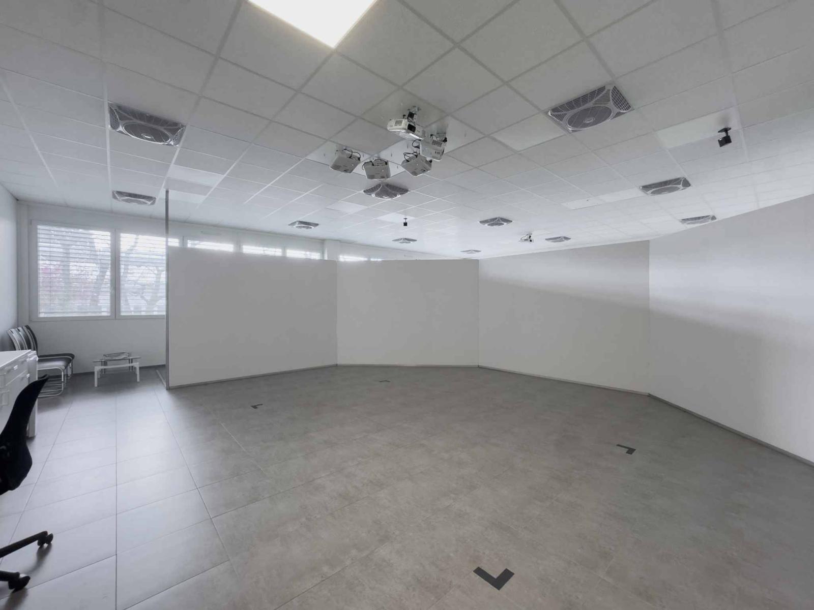 Bureau lumineux de 125 m² en open-space