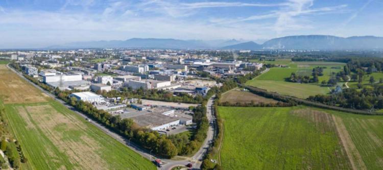 BÂTIMENT MULTIFONCTIONNEL DE 3 NIVEAUX À MEYRIN