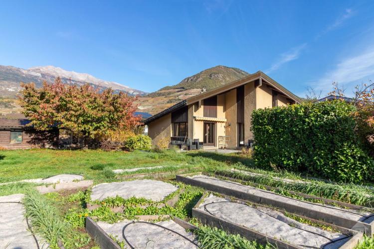 Villa 6.5 pièces de 150 m2 habitables sis sur une belle parcelle