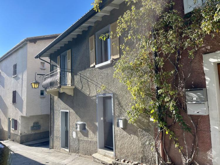Appartement duplex 2.5 pces dans maison de village totalement rénovée