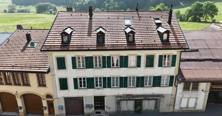 Immeuble résidentiel 13 pièces
