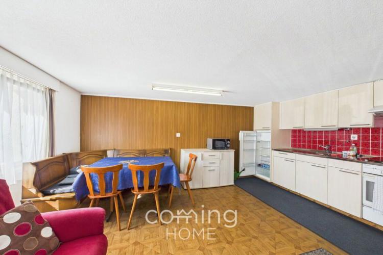 Charaktervolle 4.5-Zimmer-Wohnung in Steg-Hohtenn - mit Stall, Scheune und Entwicklungspotenzial