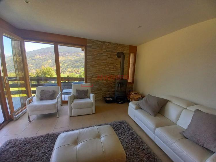 Spacieux appartement en duplex – 4 pièces – Vue dégagée et ensoleillé