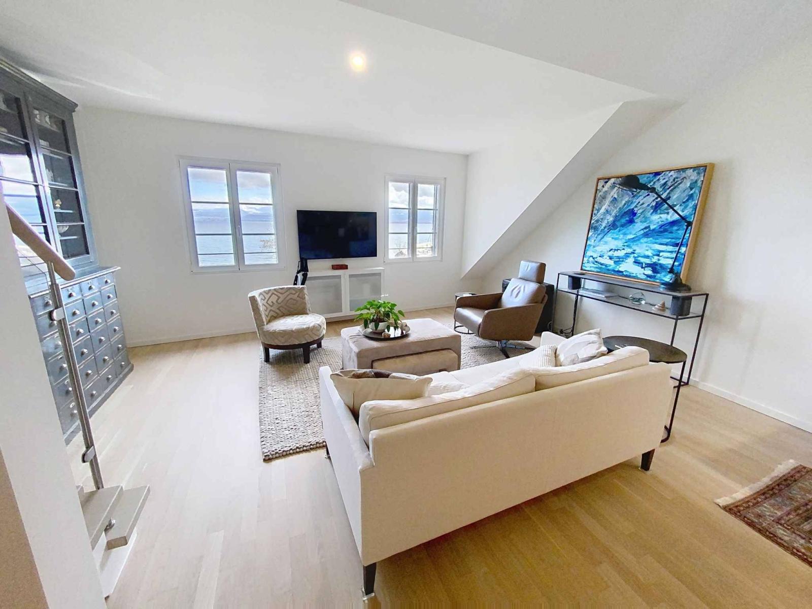 En Exclusivité Attique d’exception avec vue panoramique sur le Léman