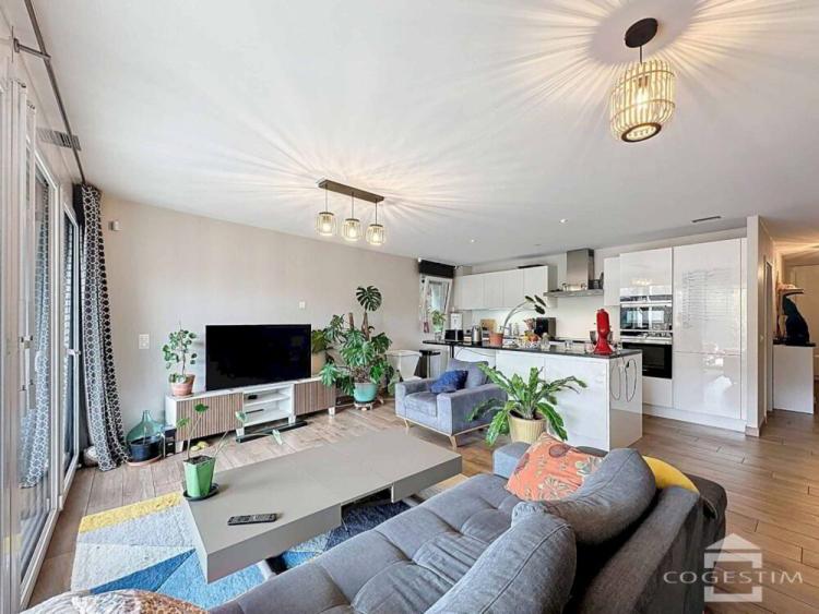 Appartement de 4.5 pièces avec terrasse à Begnins