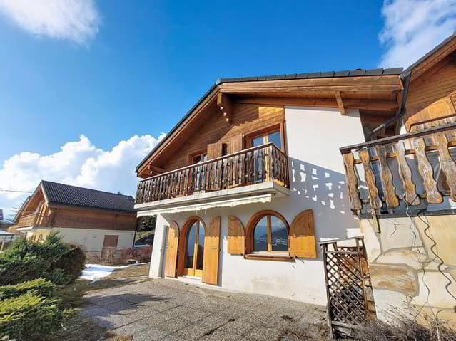 Lens, superbe chalet mitoyen de 105 m2 avec terrasse, jardin...