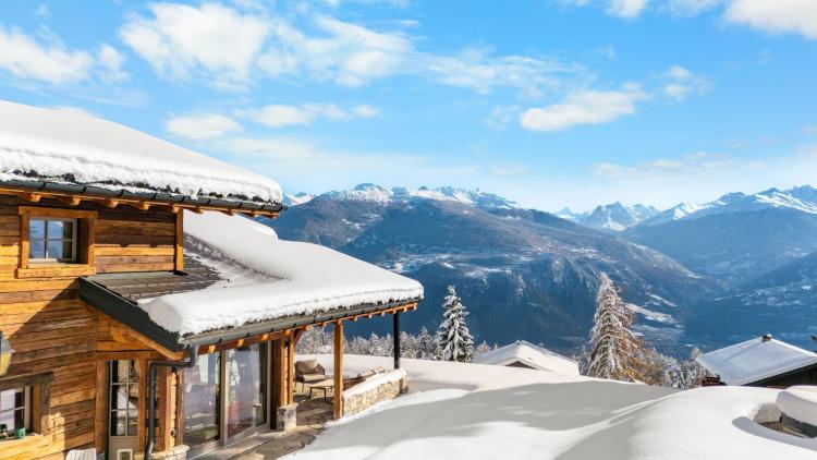 Exceptional chalet with panoramic view