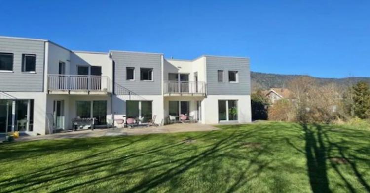 Maison contiguë 9 pièces