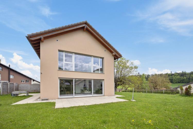 House for sale, Rue de la Charrière 123 (La Chaux-de-Fonds, Switzerland)