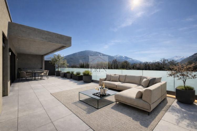 Spacieux attique 4,5 pièces avec terrasse panoramique de 63 m2