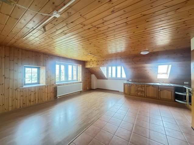 Charmant appartement de 3 pièces sous les toits à...
