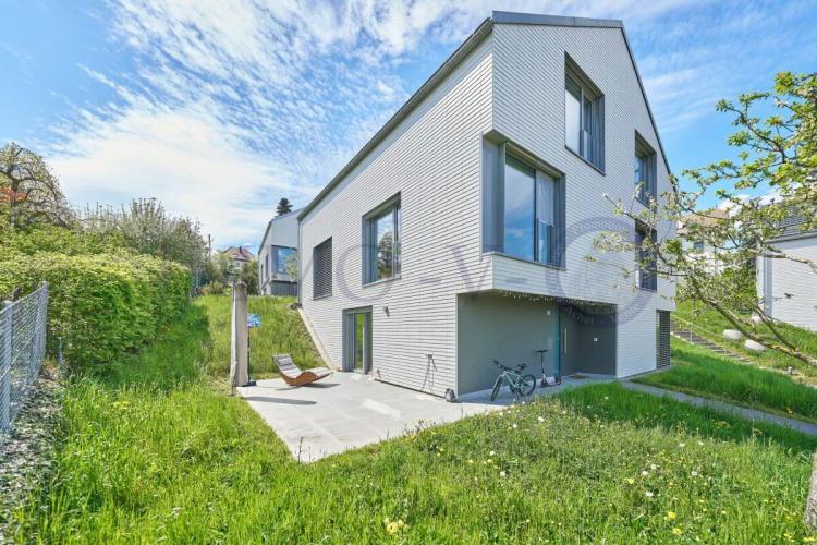 CONTEMPORAINE ET SPACIEUSE IDEALE POUR FAMILLE