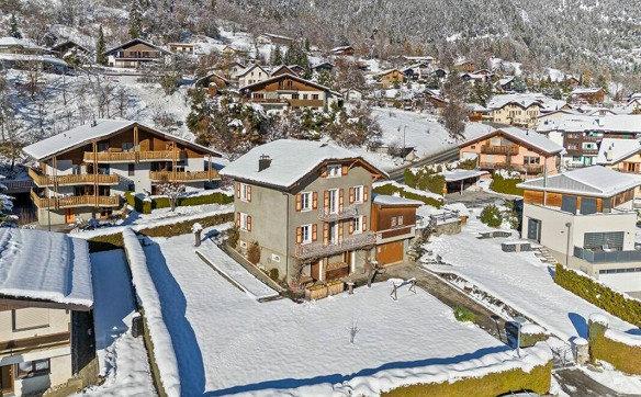 Zweifamilienhaus im Skigebiet Crans-Montana/VS