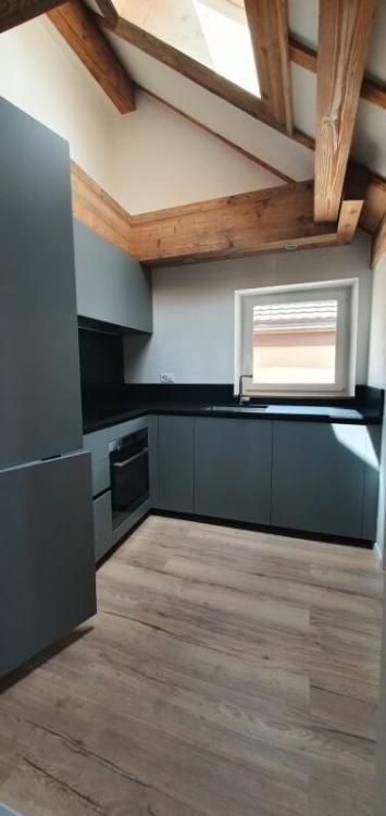 RENOVE - 3.5 pces au 2ème étage au centre du village avec place de parc