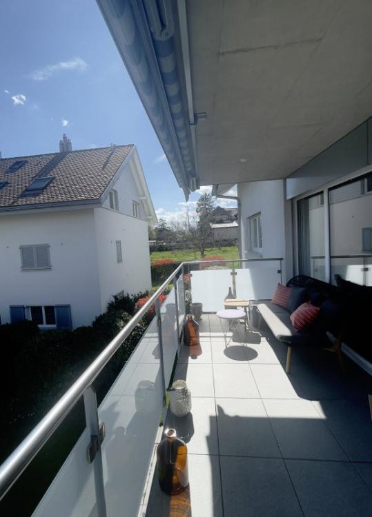 Apartment for sale in Givrins, Switzerland