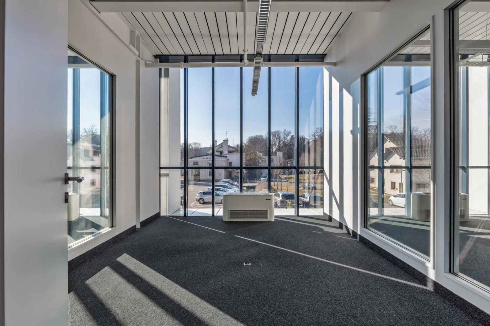 Bureaux équipés d'environ 6'000 m2 DIVISIBLES à Versoix