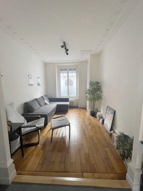 Logement moderne - au centre ville !