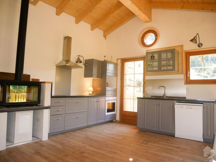 Superbe chalet neuf à Liddes ! Ensoleillement top et belle vue !