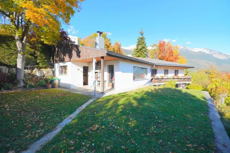 VILLA 6.5 PCES AVEC APPT. 2.5 PCES VUE IMPRENABLE / VENTHÔNE