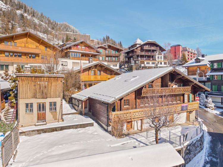 Chalet typique à rénover au cœur du village de Leysin