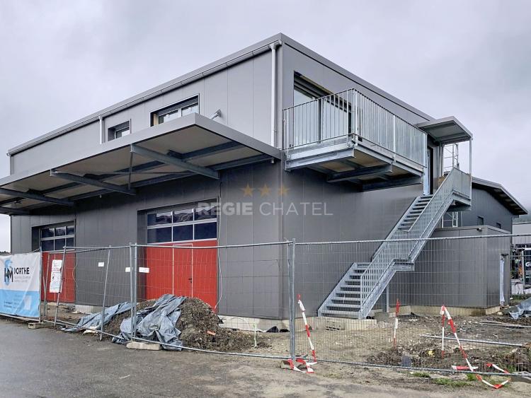 Dans zone industrielle 4.5pces en fin de construction