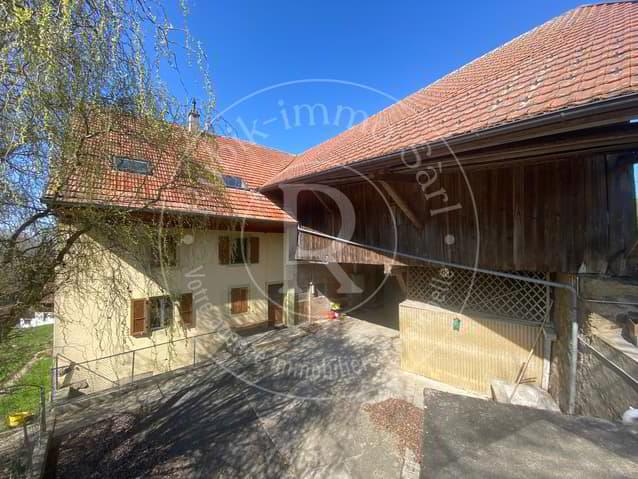 RESERVEE ! Belle ferme de 2 appartements à rénover !