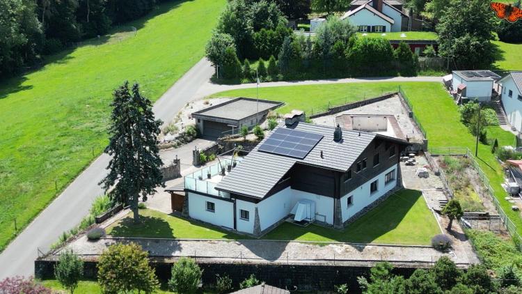 PROPRIÉTÉ DE DEUX APPARTEMENTS AVEC GRAND JARDIN !