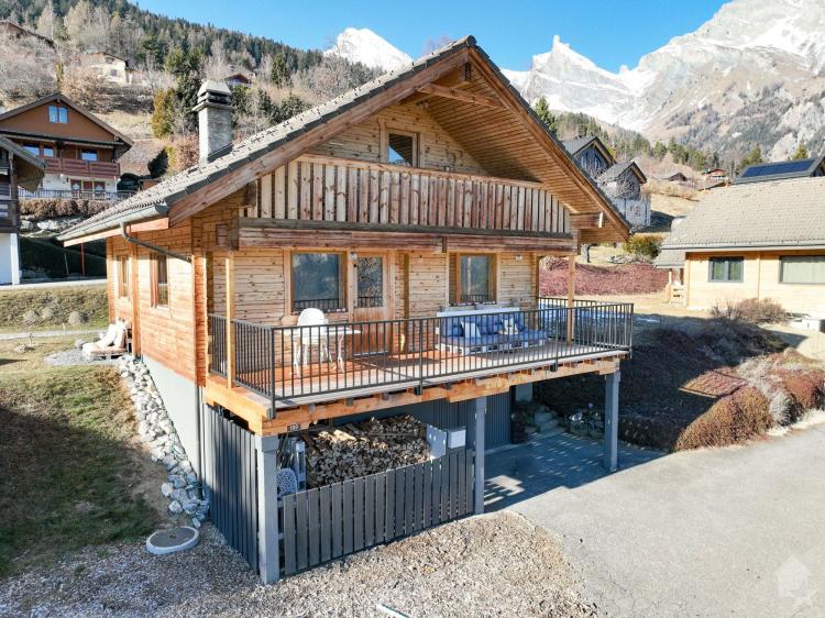 Charmant chalet de 3.5 p. + mezzanine, calme, top vue et ensoleillé
