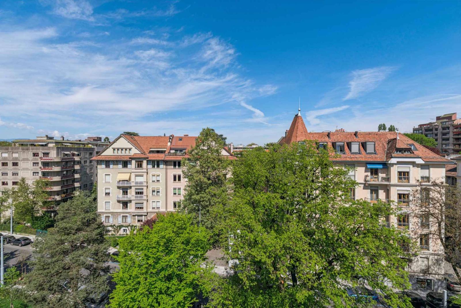 En exclusivité ! Bel appartement traversant en étage élevé