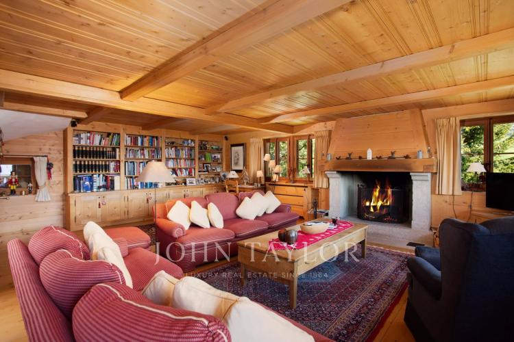 Incroyable chalet et mazot avec piscine